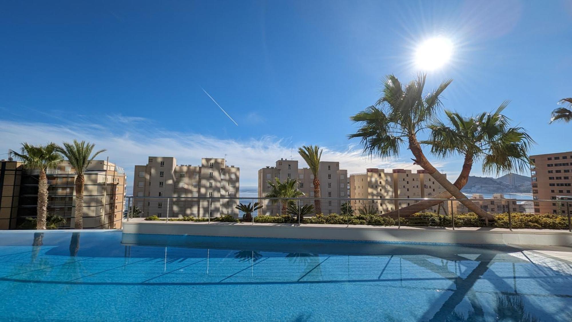 Sunset Cliffs Sea View Apartments Бенидорм Екстериор снимка