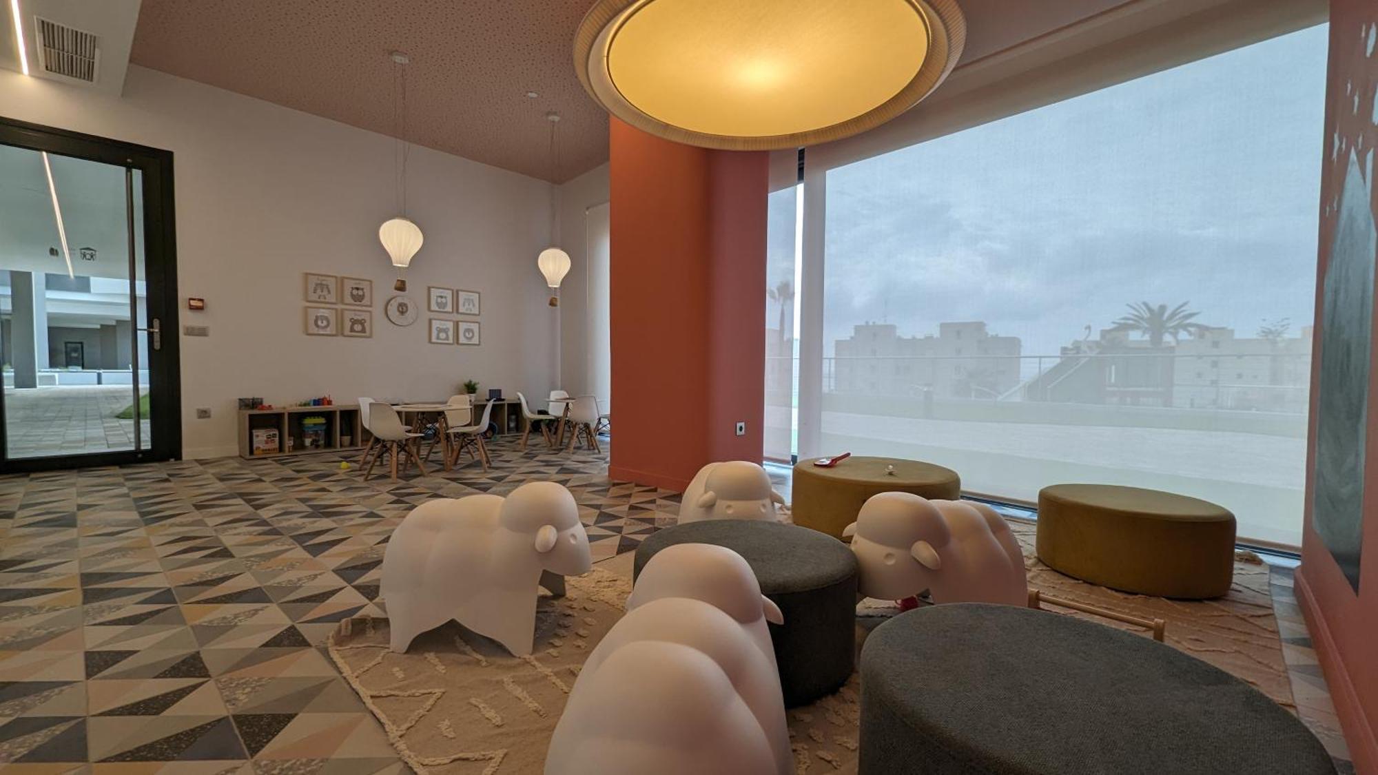 Sunset Cliffs Sea View Apartments Бенидорм Екстериор снимка